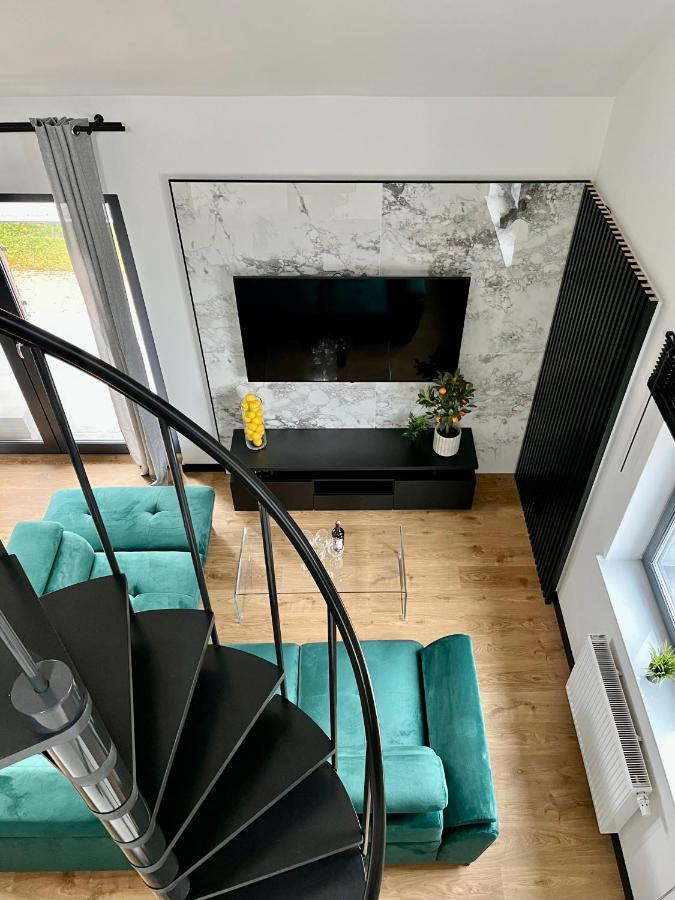 Apartamenty Maxa Czornyja 옐레니아구라 외부 사진