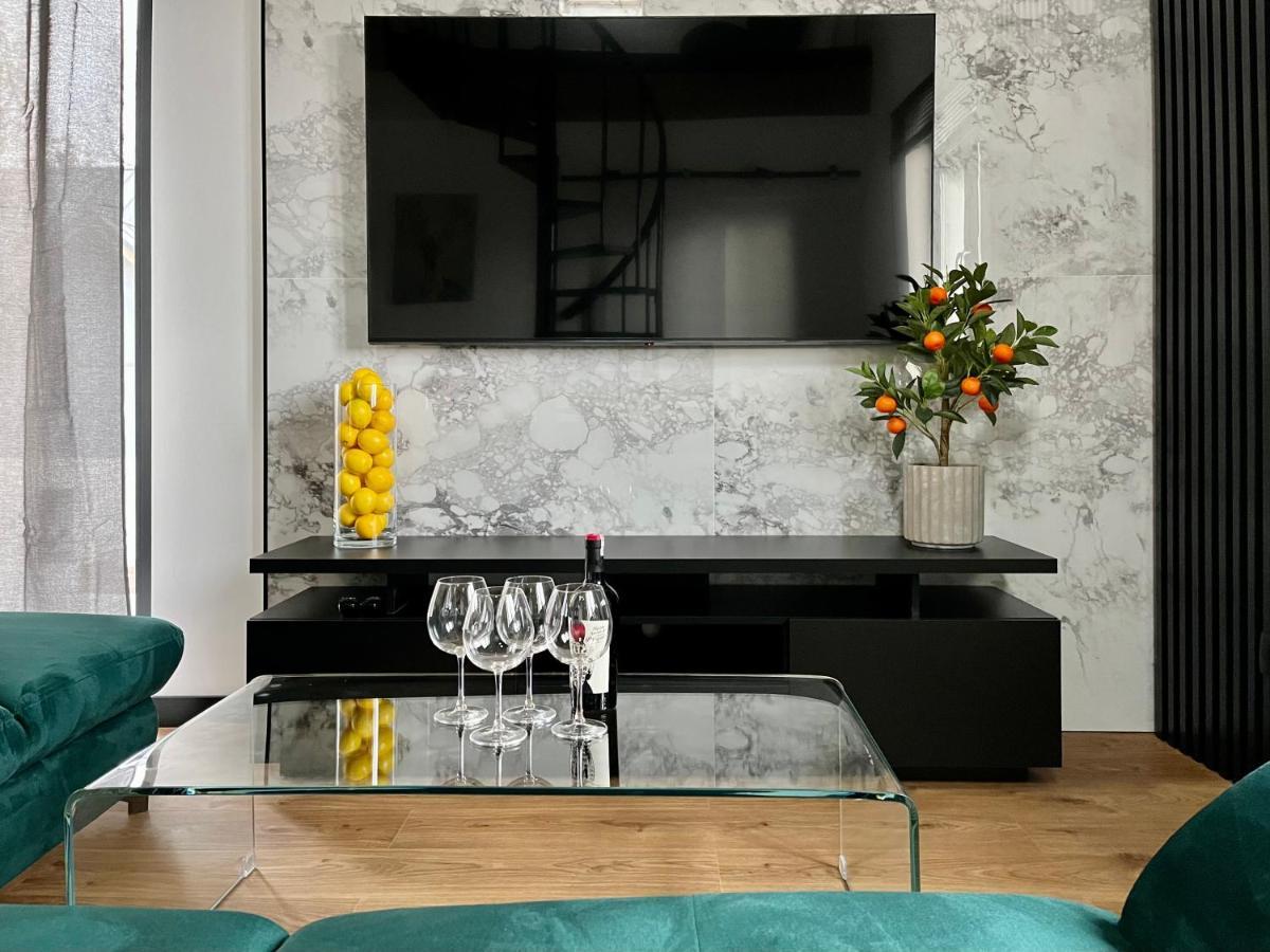 Apartamenty Maxa Czornyja 옐레니아구라 외부 사진