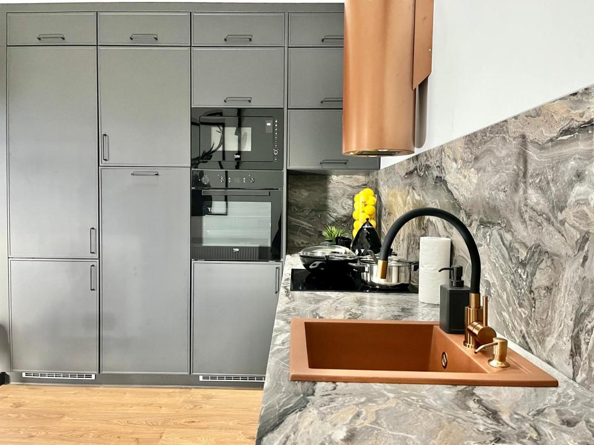 Apartamenty Maxa Czornyja 옐레니아구라 외부 사진