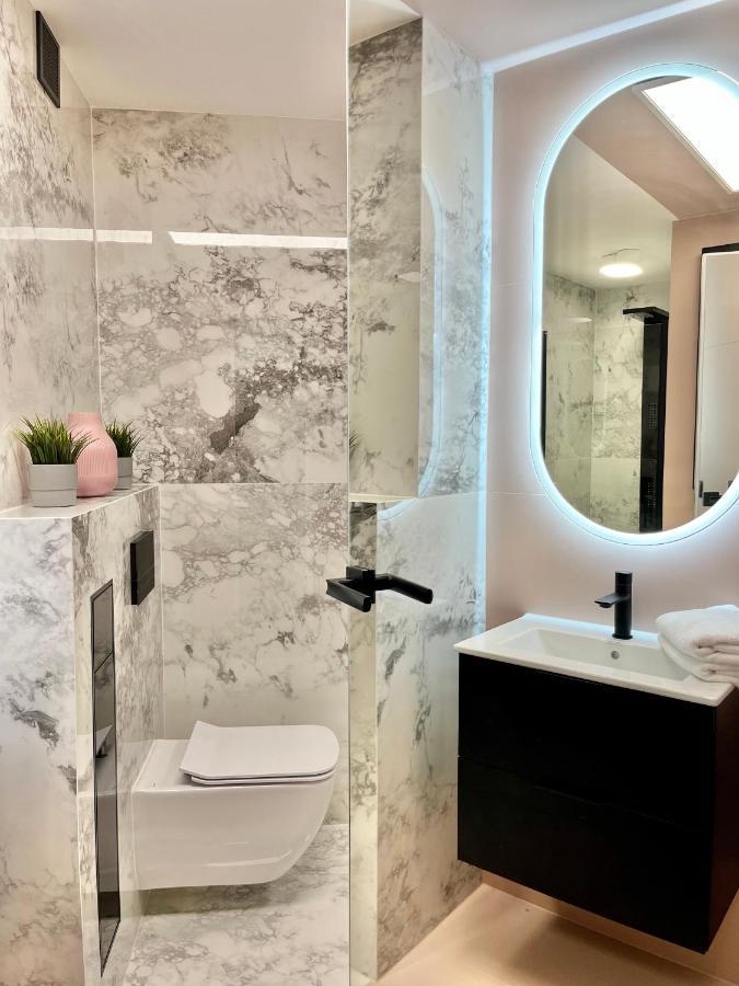 Apartamenty Maxa Czornyja 옐레니아구라 외부 사진