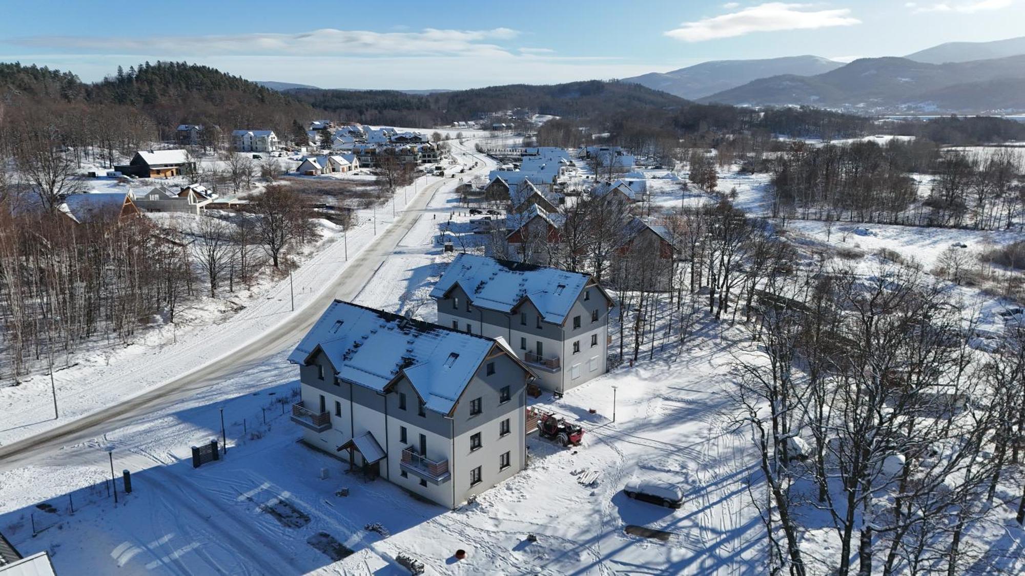 Apartamenty Maxa Czornyja 옐레니아구라 외부 사진